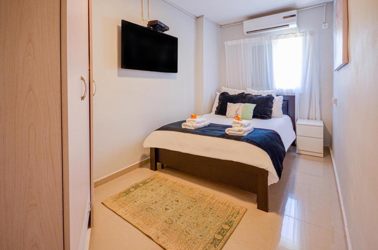 Yalarent Sunora 3Br Apt - Families Only Eilat Buitenkant foto